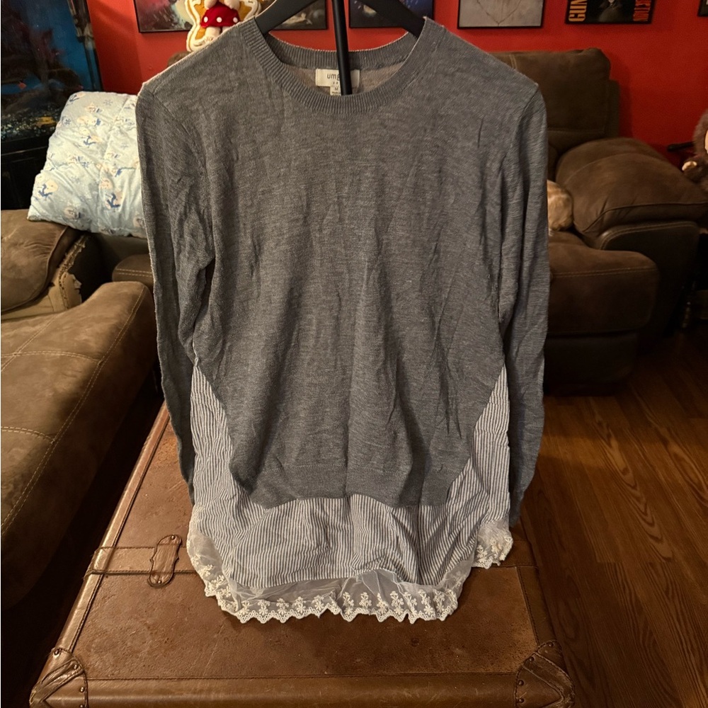 Umgee Gray and White Crew Neck Sweater
